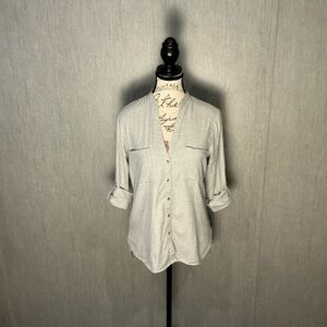 NWOT Zara Light Gray Button-Up Shirt Size XS